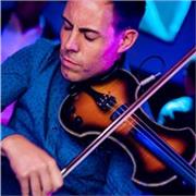 Graduado superior de violín por el conservatorio. Imparto clases de violín a todos los niveles, además de preparatorio para acceso al conservatorio a nivel teórico